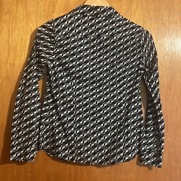 •CROWN&IVY•NAVY&WHITE GIRAFFE BUTTON DOWN COLLAR BLOUSE SIZE PETITE SMALL(PS) - Picture 3 of 7